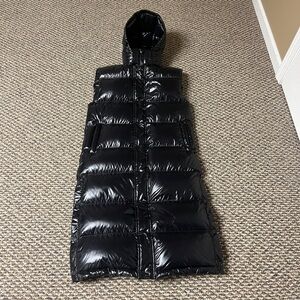 Women’s Aritzia Super Puff Long Puffer Jacket Vest Black Sz. XS